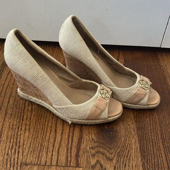 Arturo Chiang Ralin Cream Canvas Woven Peep Toe Cork Wedges Shoes Women's SZ 8.5 - Picture 3 of 5